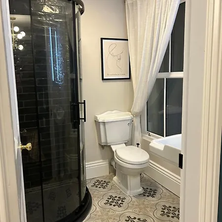 Patrick Street Townhouse *