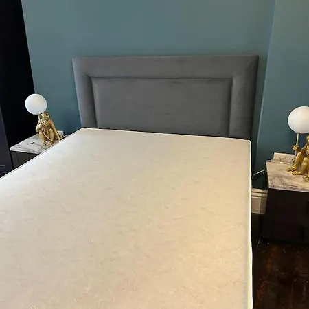 Patrick Street Townhouse Apartment *