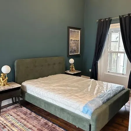 Patrick Street Townhouse *