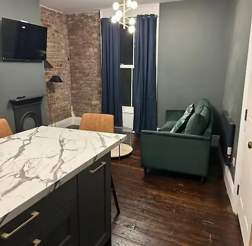 아파트 Patrick Street Townhouse 코크