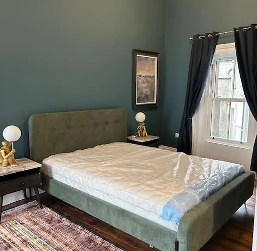 Patrick Street Townhouse *